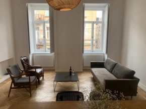 M 1 apartment